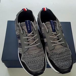 Tommy Hilfiger men's sneakers-NEW